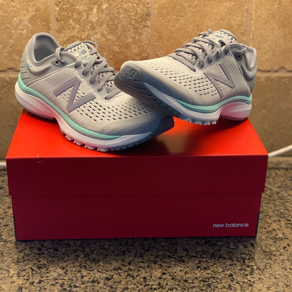 New Balance 860v10 Shoes